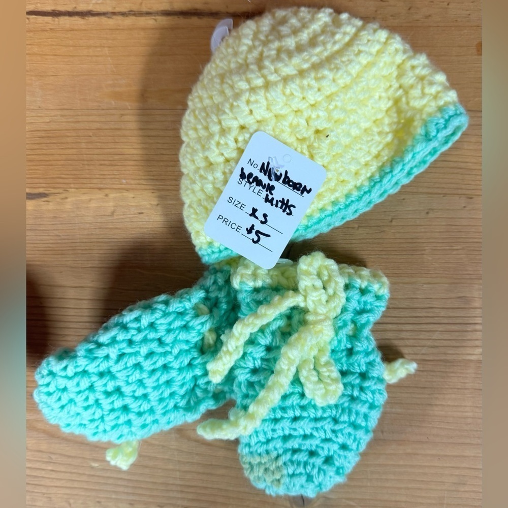 Newborn mitten, and cap